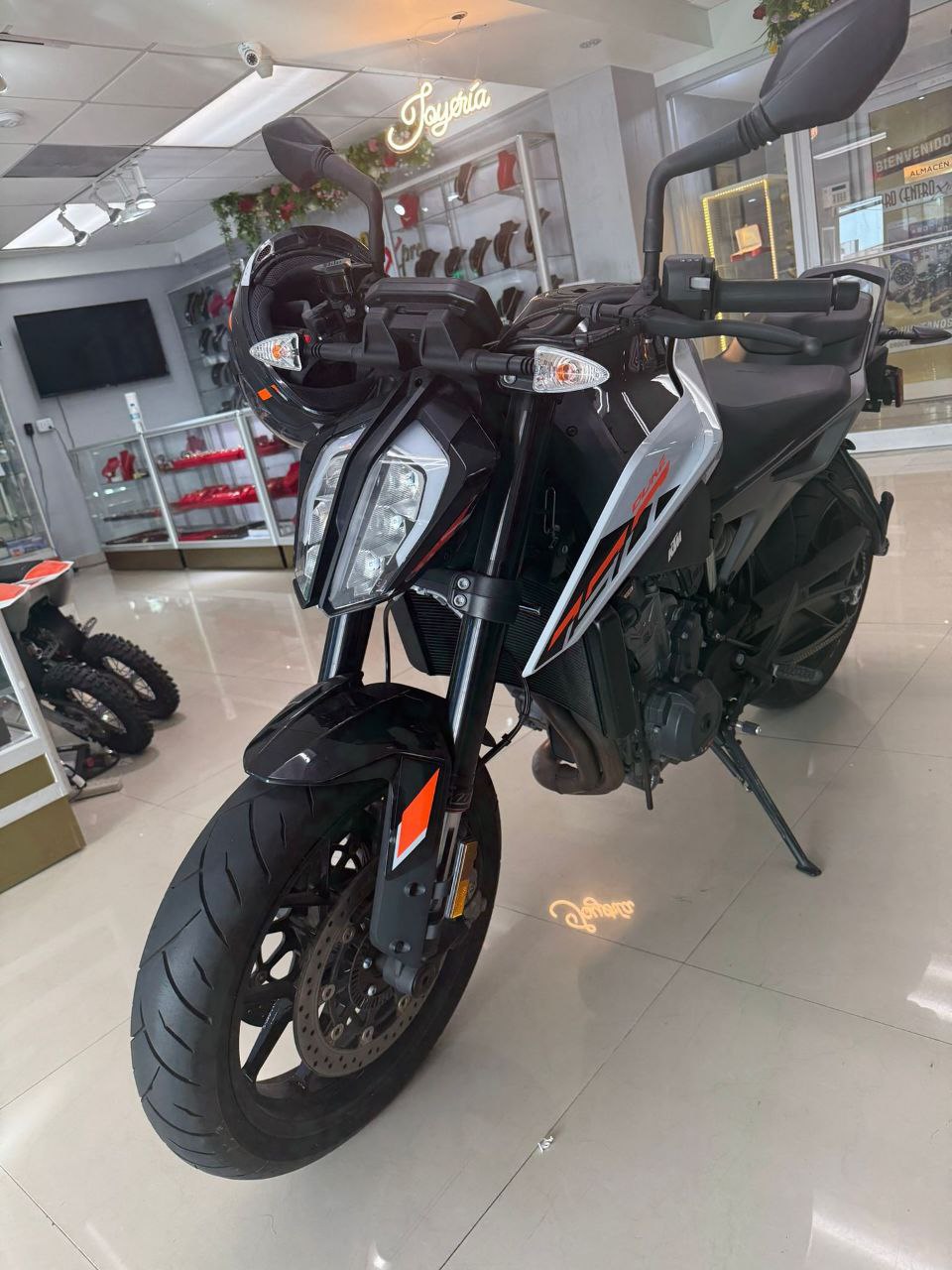  KTM 790 Duke 2024 
