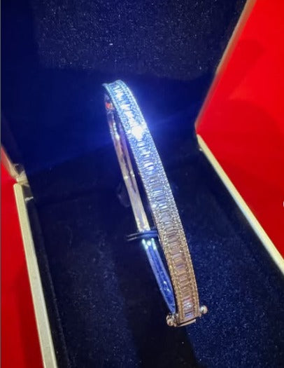 Bangle 14kt diamantes naturales 