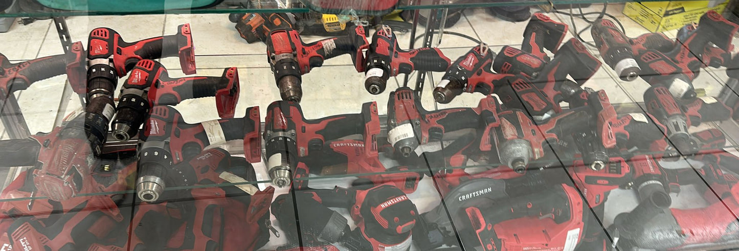 Taladro Milwaukee batería $29 cu qty 20 ref 406685-3